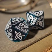 Obrázek Sada kostek Call of Cthulhu – modro-bílá