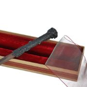 Obrázek Hůlka Harryho Pottera s krabičkou od Ollivandera