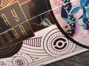 Obrázek Pokémon TCG: Adventní kalendář (2025) - poškozený obal