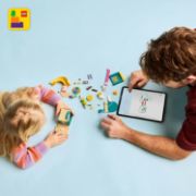 Obrázek Bluey, Chloe a zábava na hřišti