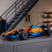Obrázek Závodní auto McLaren Formule 1