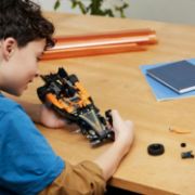 Obrázek NEOM McLaren Formula E Race Car