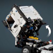 Obrázek Nákladní auto Volvo FMX a elektrický bagr Volvo EC230