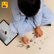 Obrázek Mandalorian a Grogu a spídrová motorka