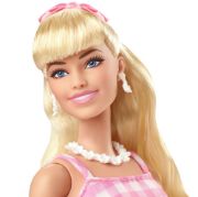 Obrázek Barbie v ikonickém filmovém outfitu  
