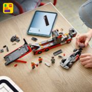 Obrázek Výstavní náklaďák F1® se závodním autem Audi F1®